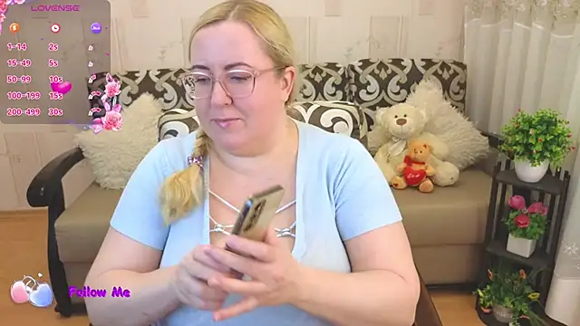Snapshot of Ginesia chatting on February 2025 02:00:01 PM Ginesia online show from February 2025 02:00:01 PM