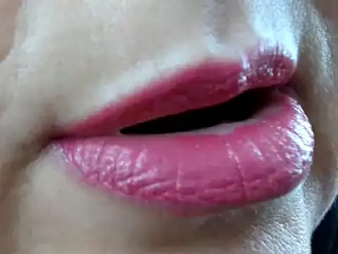 Snapshot of Kerly_Doll chatting on January 2025 11:43:02 PM Kerly Doll online show from January 2025 11:43:02 PM