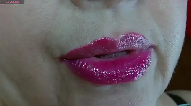 Snapshot of Kerly_Doll chatting on February 2025 09:48:01 PM Kerly Doll online show from February 2025 09:48:01 PM