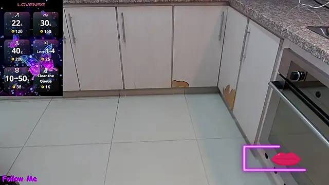 Kerly Doll online show from October 2025 12:11:01 PM