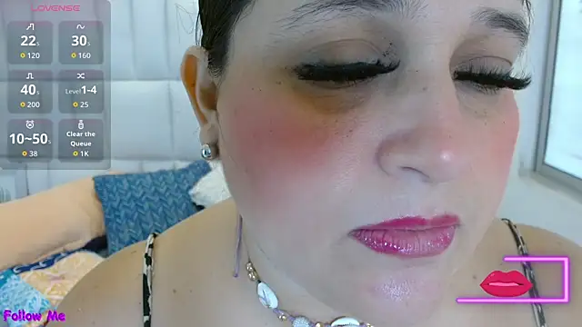 Kerly Doll online show from November 2025 12:49:01 PM