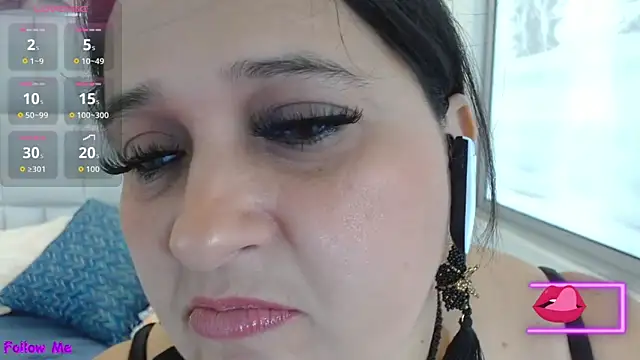 Kerly Doll online show from November 2025 12:53:02 PM