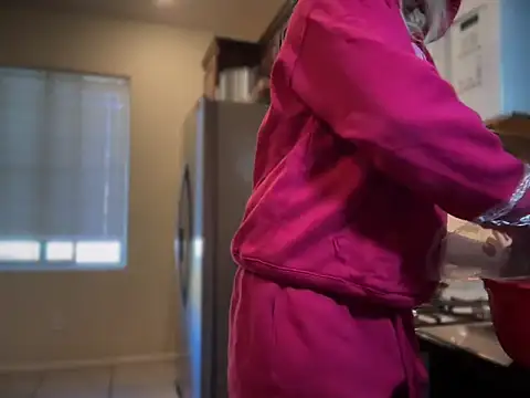 Cum2Charm online show from November 2025 05:13:01 PM