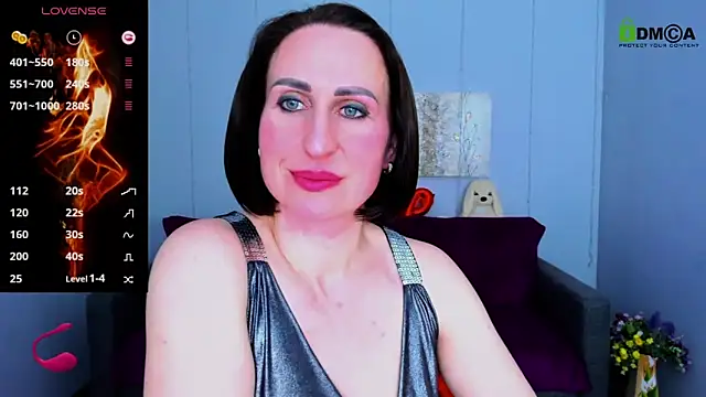 Nia Smithh online show from March 2025 01:07:01 PM