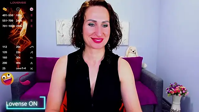 Nia Smithh online show from October 2025 05:38:01 AM