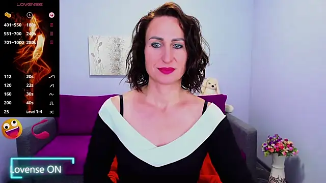 Nia Smithh online show from October 2025 12:26:02 PM