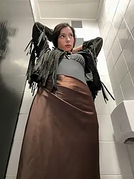  MiaQueen  online show from April 2026 09:56:02 PM