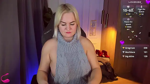 Snapshot of YolandaKiss chatting on February 2025 05:18:02 AM YolandaKiss online show from February 2025 05:18:02 AM