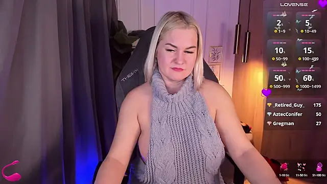 Snapshot of YolandaKiss chatting on February 2025 02:44:02 AM YolandaKiss online show from February 2025 02:44:02 AM