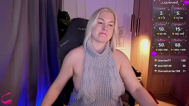 Snapshot of YolandaKiss chatting on February 2025 07:45:02 AM YolandaKiss online show from February 2025 07:45:02 AM