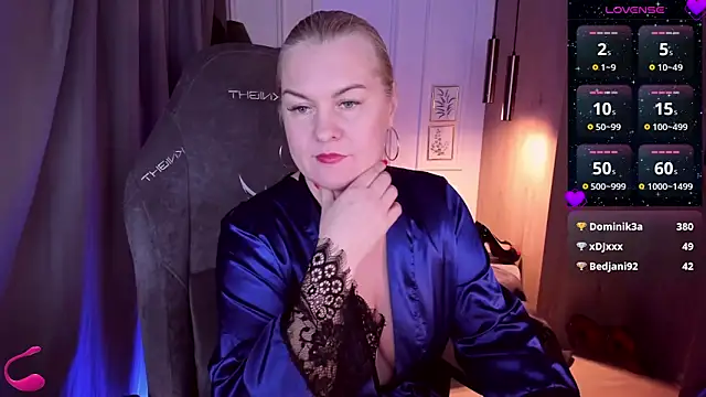 Snapshot of YolandaKiss chatting on February 2025 10:58:02 AM YolandaKiss online show from February 2025 10:58:02 AM