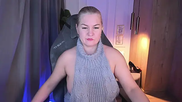 Snapshot of YolandaKiss chatting on February 2025 07:47:02 PM YolandaKiss online show from February 2025 07:47:02 PM