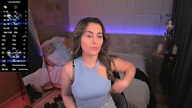 KylieMellow online show from July 2026 05:53:01 AM