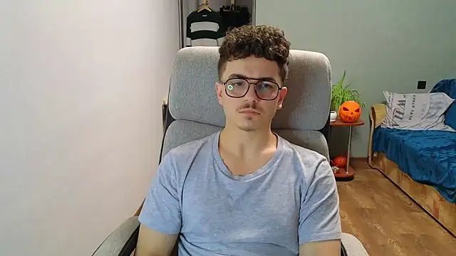 Remy Miles online show from November 2025 02:08:01 PM