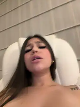 Alyshanon18 online show from March 2025 05:38:01 PM