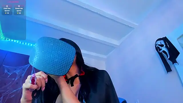 divinesalome online show from October 2025 07:45:02 PM