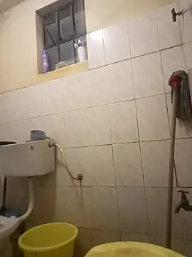 honeyswit online show from April 2026 08:21:01 PM