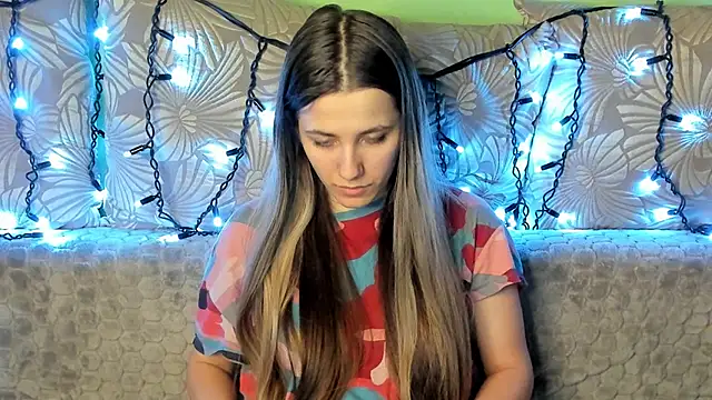 Snapshot of MaggieCake chatting on February 2025 01:47:02 AM MaggieCake online show from February 2025 01:47:02 AM