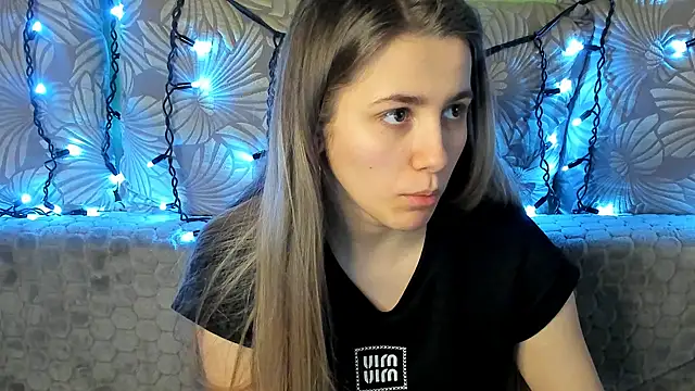 Snapshot of MaggieCake chatting on February 2025 05:22:01 AM MaggieCake online show from February 2025 05:22:01 AM