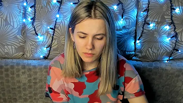Snapshot of MaggieCake chatting on March 2025 01:25:02 AM MaggieCake online show from March 2025 01:25:02 AM