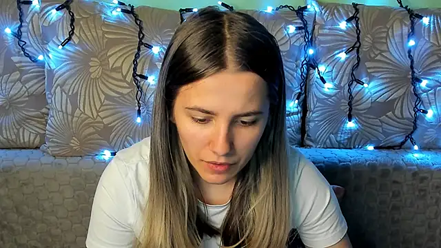 MaggieCake online show from October 2025 01:13:02 AM