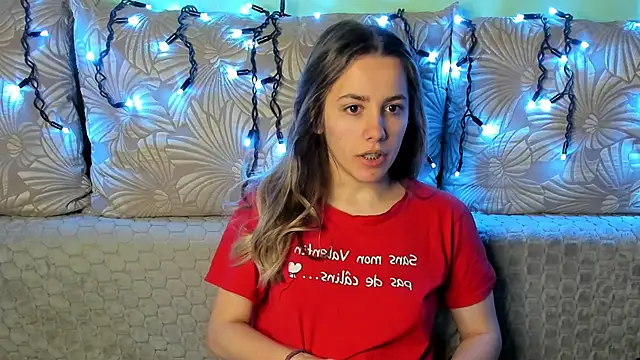 MaggieCake online show from December 2025 04:41:04 AM