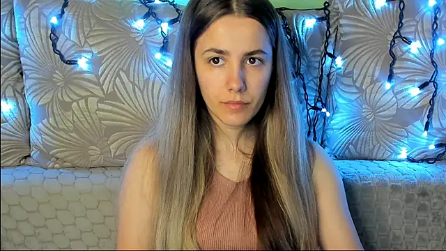 Snapshot of MaggieCake chatting on July 2026 02:33:02 AM MaggieCake online show from July 2026 02:33:02 AM