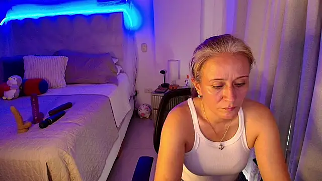 Naty Stone online show from May 2026 10:05:02 PM