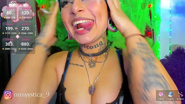 Snapshot of Rainnbow_ chatting on October 2025 06:42:02 AM Rainnbow online show from October 2025 06:42:02 AM