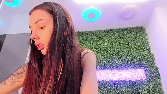 realhotfallingdevil online show from November 2025 09:52:02 AM