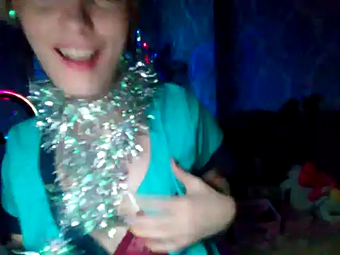 WildMissNiks online show from December 2024 01:28:02 PM