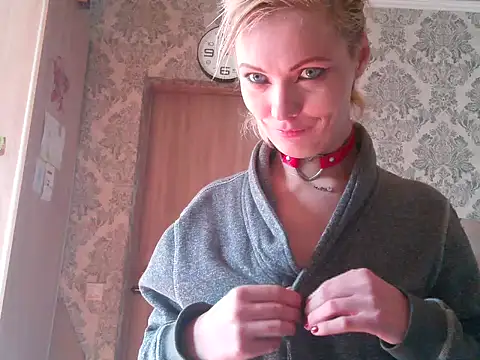 WildMissNiks online show from September 2025 09:00:02 AM