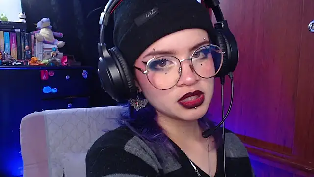 Snapshot of Raventh_ chatting on October 2025 01:58:02 AM Raventh online show from October 2025 01:58:02 AM