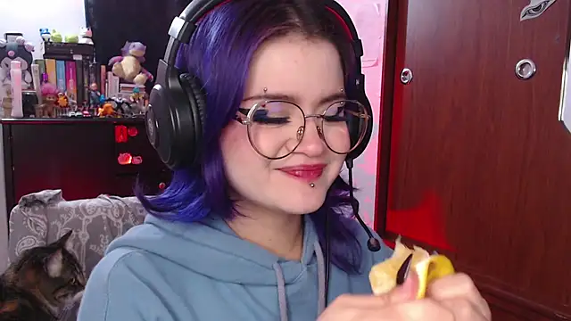 Snapshot of Raventh_ chatting on October 2025 12:04:01 PM Raventh online show from October 2025 12:04:01 PM