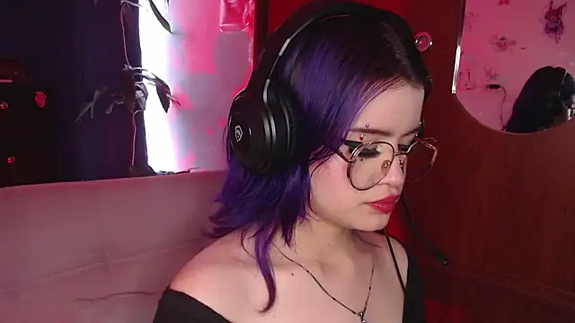 Snapshot of Raventh_ chatting on October 2025 03:23:02 PM Raventh online show from October 2025 03:23:02 PM