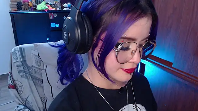 Snapshot of Raventh_ chatting on October 2025 03:47:02 PM Raventh online show from October 2025 03:47:02 PM