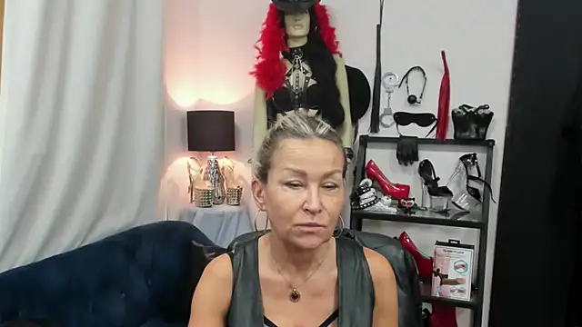 crystaLUX online show from September 2025 06:07:02 AM