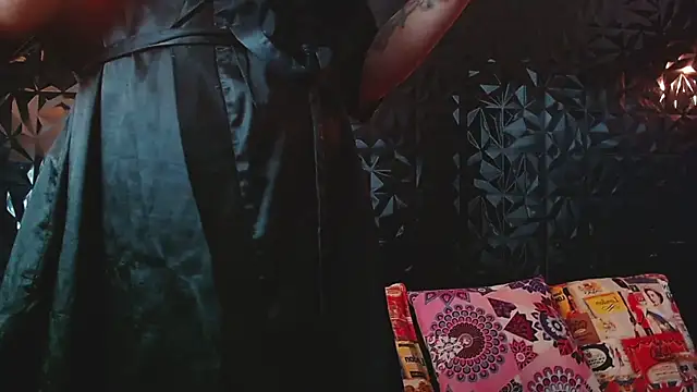 Snapshot of PINK__LOLA1 chatting on October 2025 12:18:02 AM PINK LOLA1 online show from October 2025 12:18:02 AM