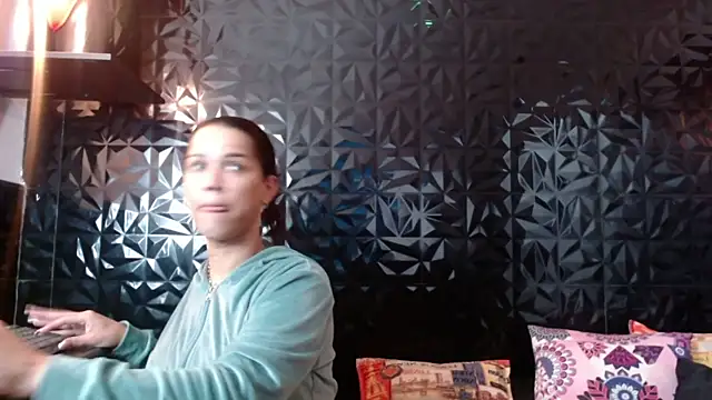 Snapshot of PINK__LOLA1 chatting on October 2025 12:52:02 AM PINK LOLA1 online show from October 2025 12:52:02 AM