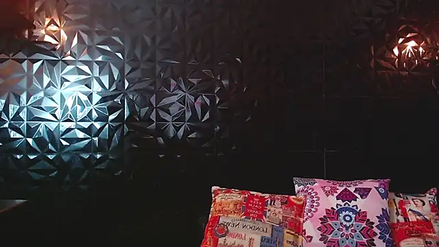 Snapshot of PINK__LOLA1 chatting on October 2025 01:17:01 AM PINK LOLA1 online show from October 2025 01:17:01 AM