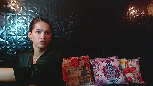 Snapshot of PINK__LOLA1 chatting on October 2025 11:07:01 PM PINK LOLA1 online show from October 2025 11:07:01 PM