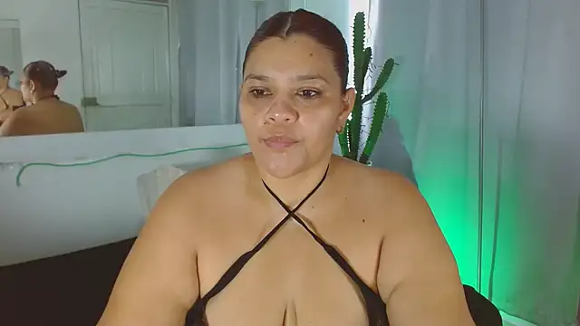 Snapshot of Selenna01 chatting on February 2025 12:35:02 PM Selenna01 online show from February 2025 12:35:02 PM