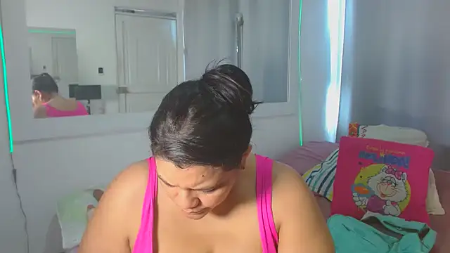 Snapshot of Selenna01 chatting on November 2025 12:39:02 PM Selenna01 online show from November 2025 12:39:02 PM