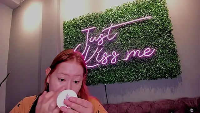 hannamartinn online show from October 2025 03:34:02 PM