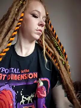 LucidLucy online show from November 2025 01:01:02 PM