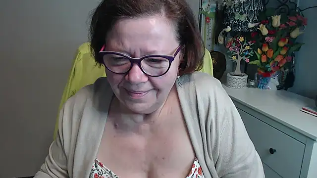Snapshot of Adelewildx chatting on April 2026 03:43:01 AM Adelewildx online show from April 2026 03:43:01 AM