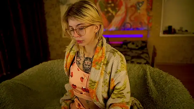 Allison Cuty online show from February 2025 11:36:02 PM