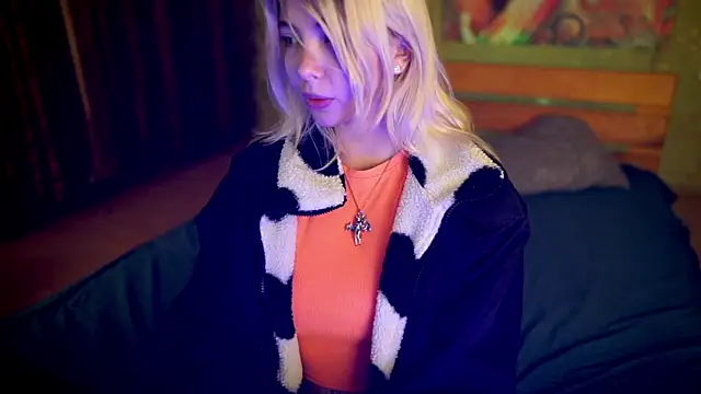 Allison Cuty online show from September 2025 10:13:01 PM