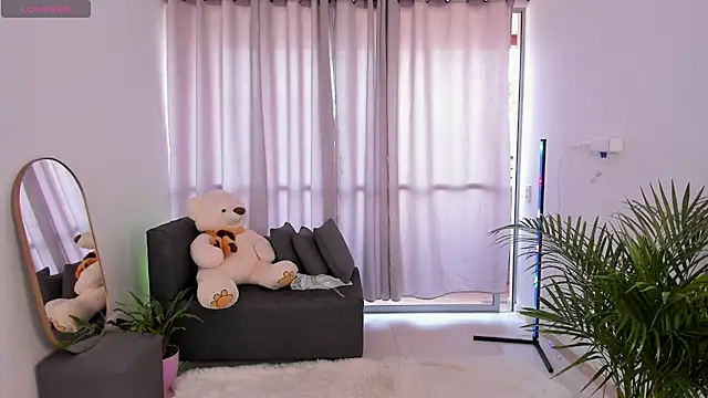 roxie gates  online show from December 2024 07:18:01 PM