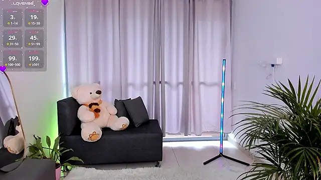 roxie gates  online show from December 2024 07:49:02 PM